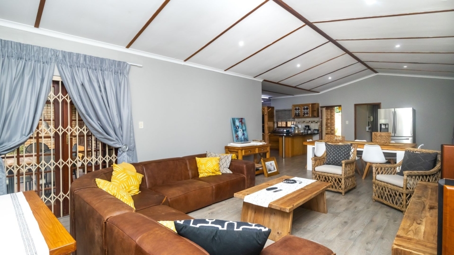 3 Bedroom Property for Sale in Safari Gardens North West